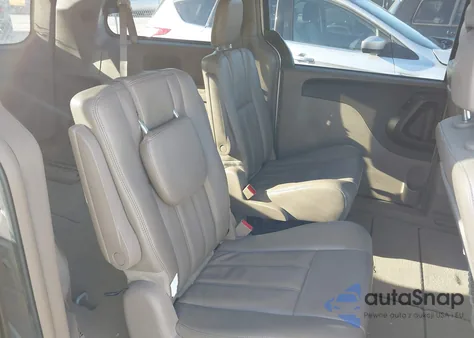 2013 Chrysler Town & Country Touring из США, поврежденный, VIN 2C4RC1BG6DR604565